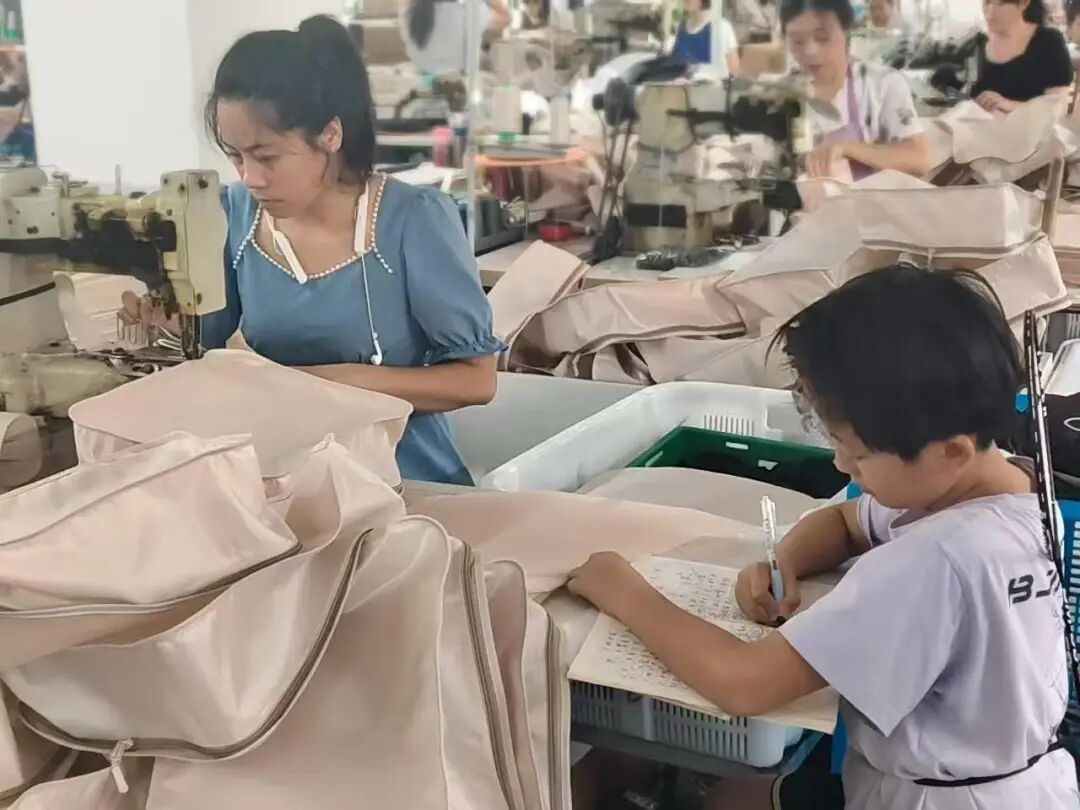 從人大應(yīng)用經(jīng)濟(jì)視角看箱包銷(xiāo)售 市場(chǎng)、策略與消費(fèi)趨勢(shì)分析